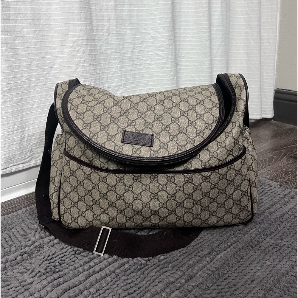 Genuine gucci diaper bag without mat
